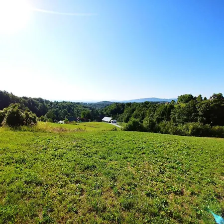 Domacija Vesel Prázdninový dům *