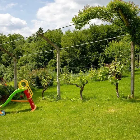 Nyaraló Domacija Vesel