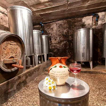 Domacija Vesel Feriehus *